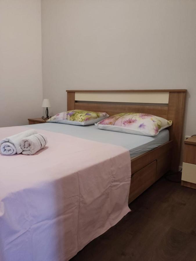 Holiday Home With Free Parking By The Beach Brela Zewnętrze zdjęcie