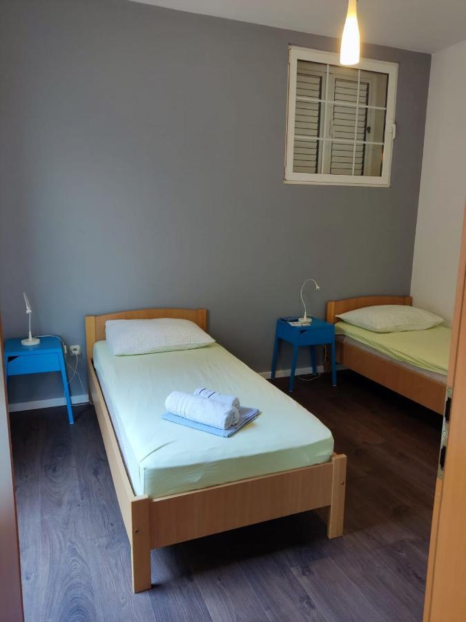 Holiday Home With Free Parking By The Beach Brela Zewnętrze zdjęcie