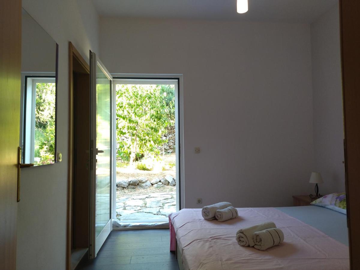 Holiday Home With Free Parking By The Beach Brela Zewnętrze zdjęcie